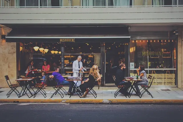 10 Secretos para Disfrutar de España como un Local