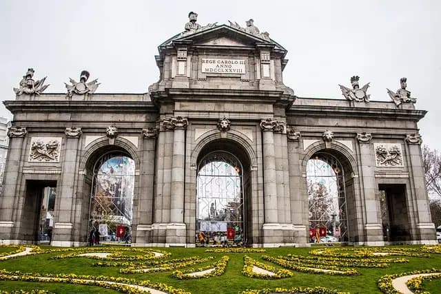 Cómo Disfrutar de Madrid como un Local: Consejos Esenciales